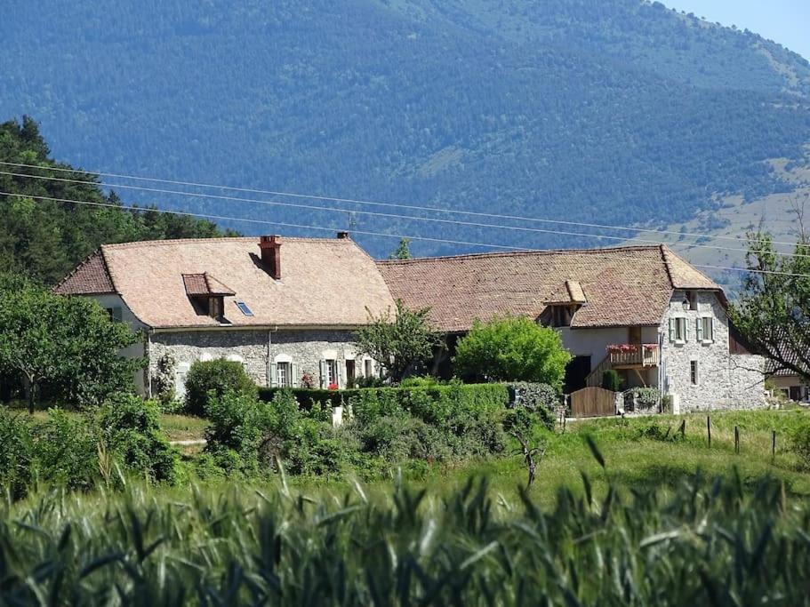 Treffort  Gite De Charme : La Grange Au Lac Azur מראה חיצוני תמונה